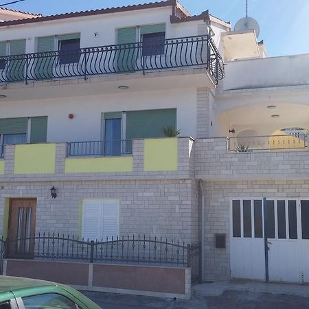 Apartment Karmen Trogir Exteriör bild