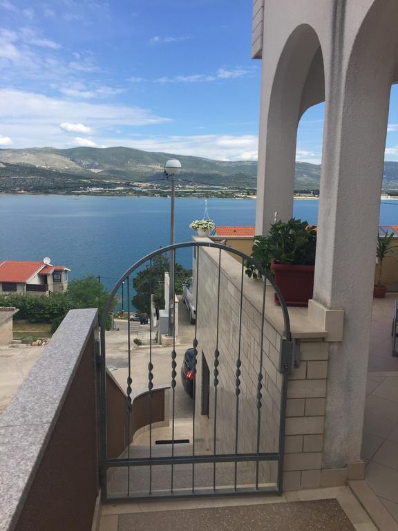 Apartment Karmen Trogir Exteriör bild